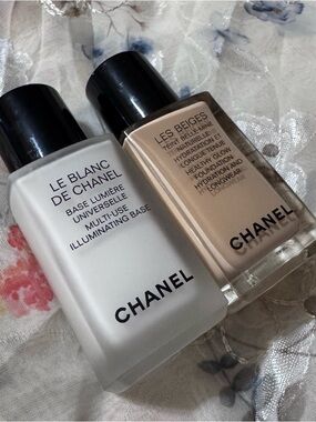 CHANEL Les Beiges foundation & Le Blanc Illuminating Base